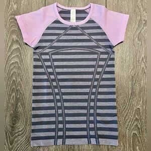 Ivivva Fly Tech Gray Purple Short Sleeve Top - Size 8